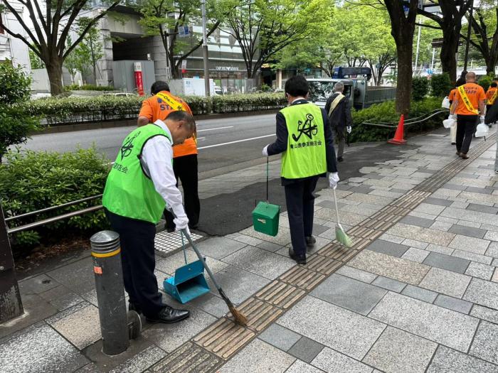 6月表参道キャンペーン清掃の様子2