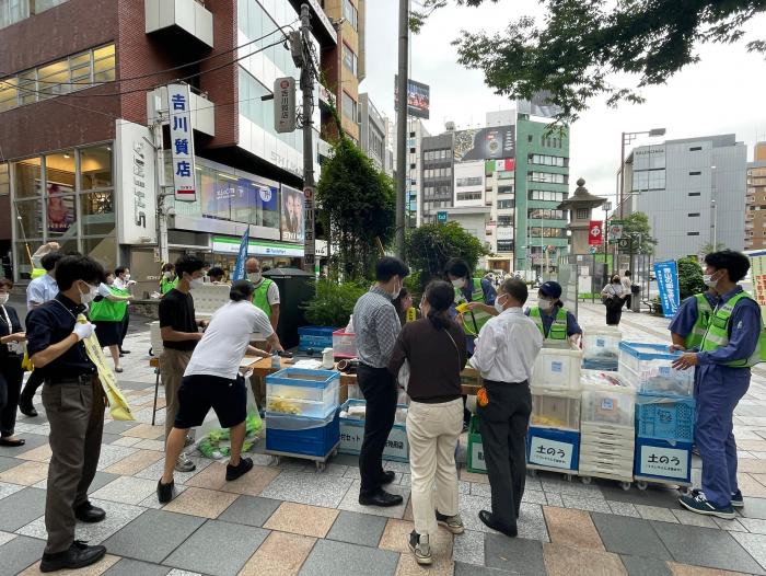 9月表参道クリーンキャンペーン（記念品配布）