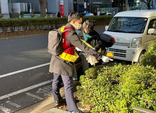 表参道駅キャンペーン写真　（清掃２修正）