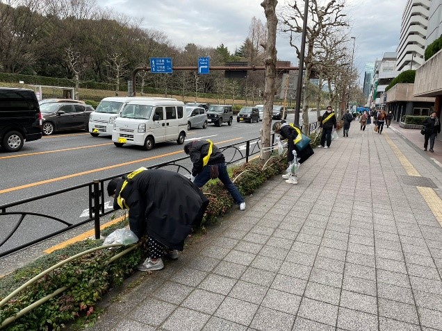 青山一丁目クリーンキャンペーン写真　（清掃④）