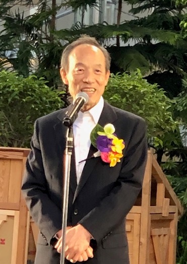 挨拶をする港区長（武井雅昭）