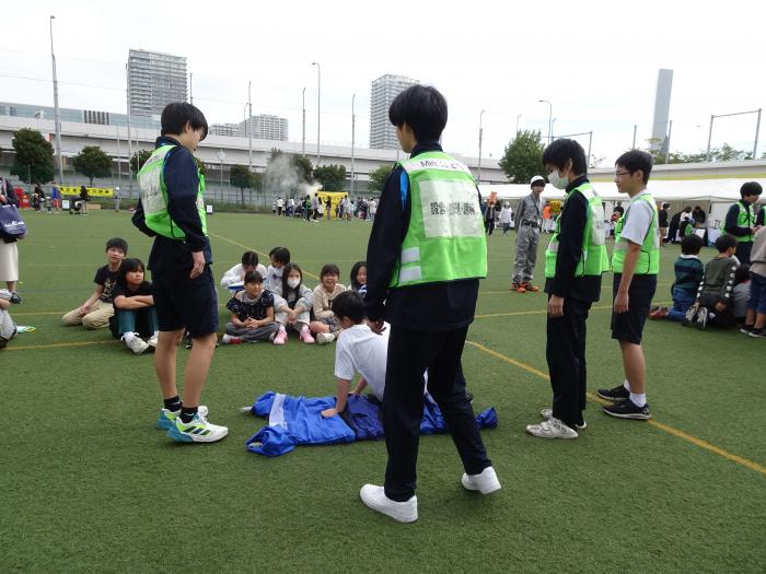 負傷者搬送訓練