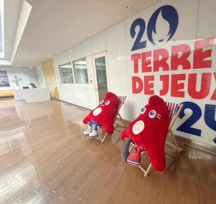 パリ2024大会公式マスコット「フリージュ」