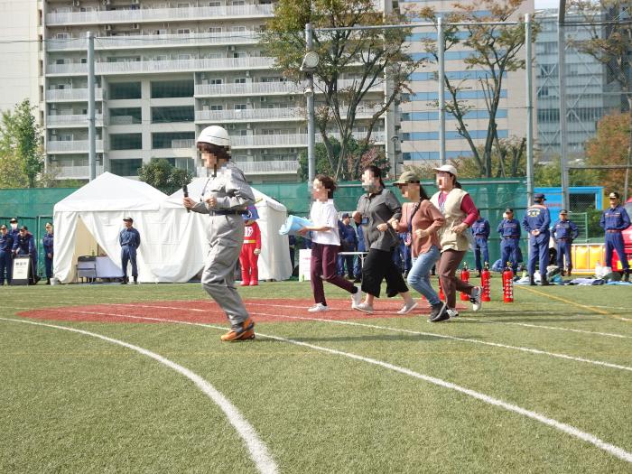 デモンストレーション(PTAが駆け付ける)