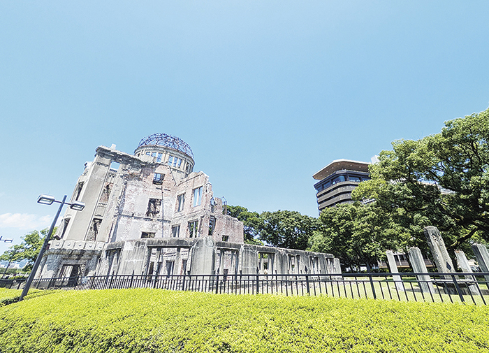 中学生の皆さん　広島に行って平和の大切さを学びませんか