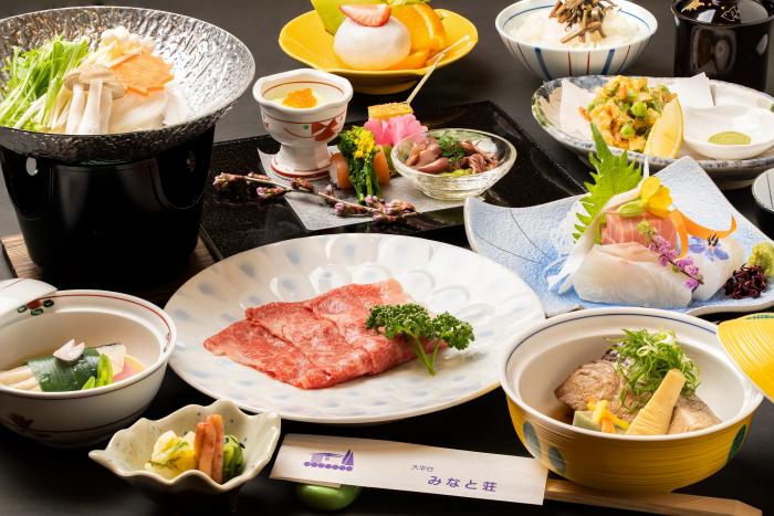 みなと荘の会席料理の写真