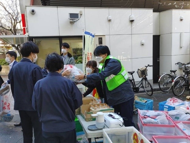 赤坂見附駅キャンペーン写真（記念品配布）