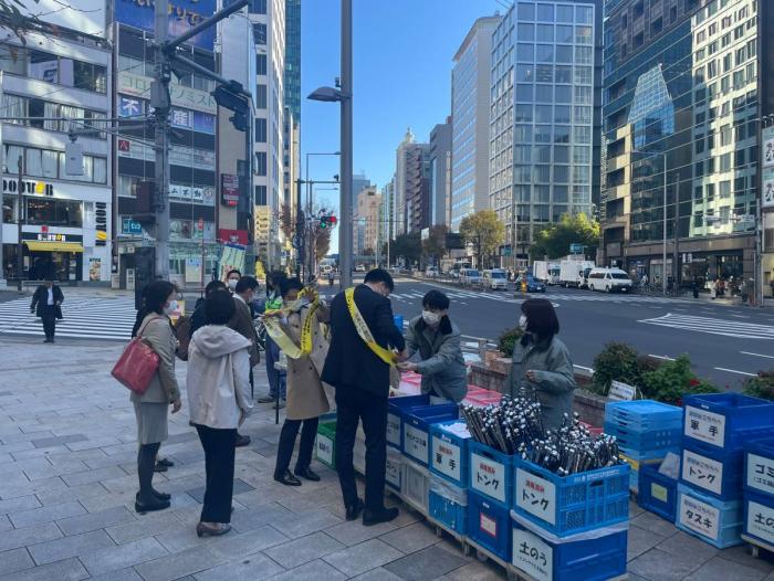 外苑前駅キャンペーン写真（受付）