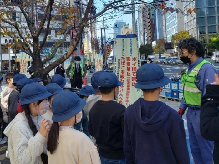 外苑前駅キャンペーン写真（児童説明）