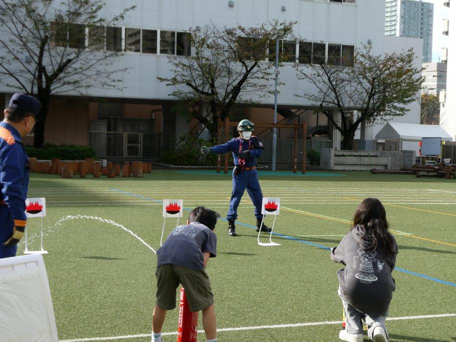 小学生向け初期消火訓練