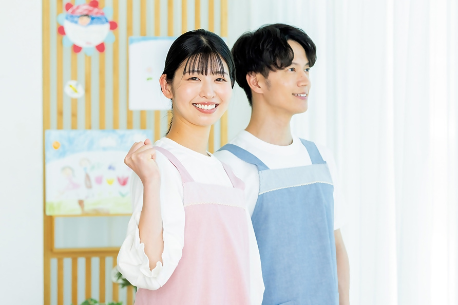 写真：男性と女性のホームヘルパー