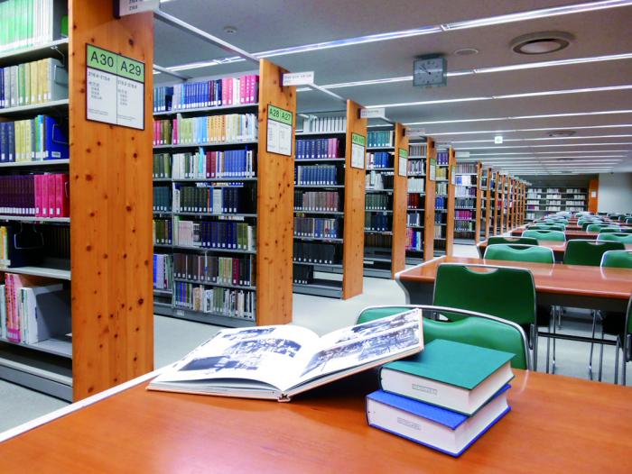 東京都立中央図書館
