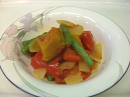写真：彩り夏野菜のトマト煮