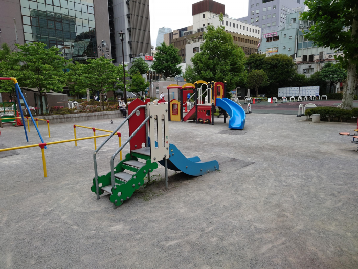桜田公園遊具コーナーの写真