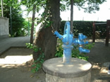 雷神山児童遊園の井戸のポンプ