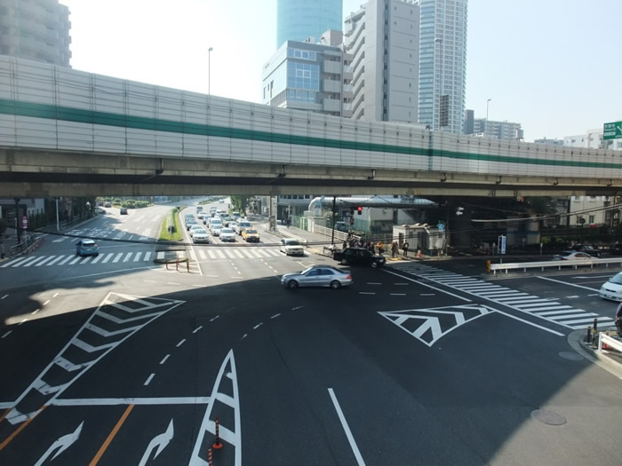 古川橋をまたぐ高速道路